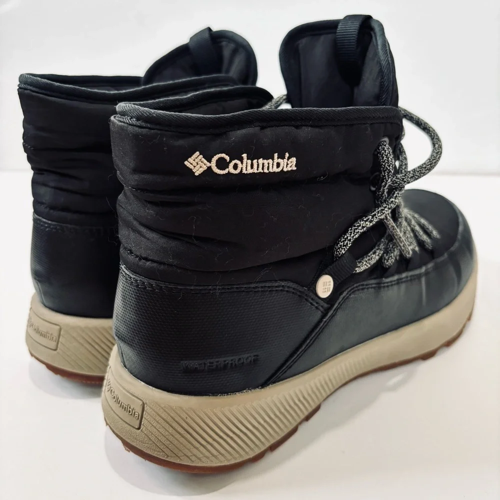 Columbia Women’s 8 Slopeside Village Omni Heat Waterproof Black Winter Snow Boot